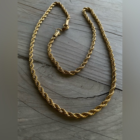 Gold Tone Rope approx 24” Chain - Picture 2 of 6